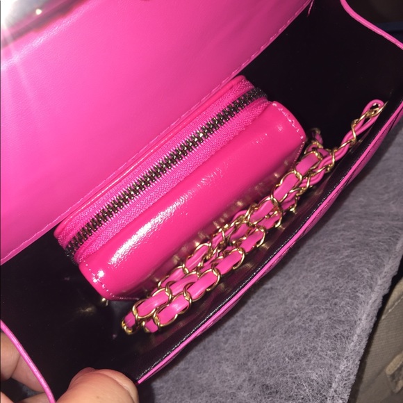 NWOT Barbie pink crossbody with matching wallet - Picture 12 of 13